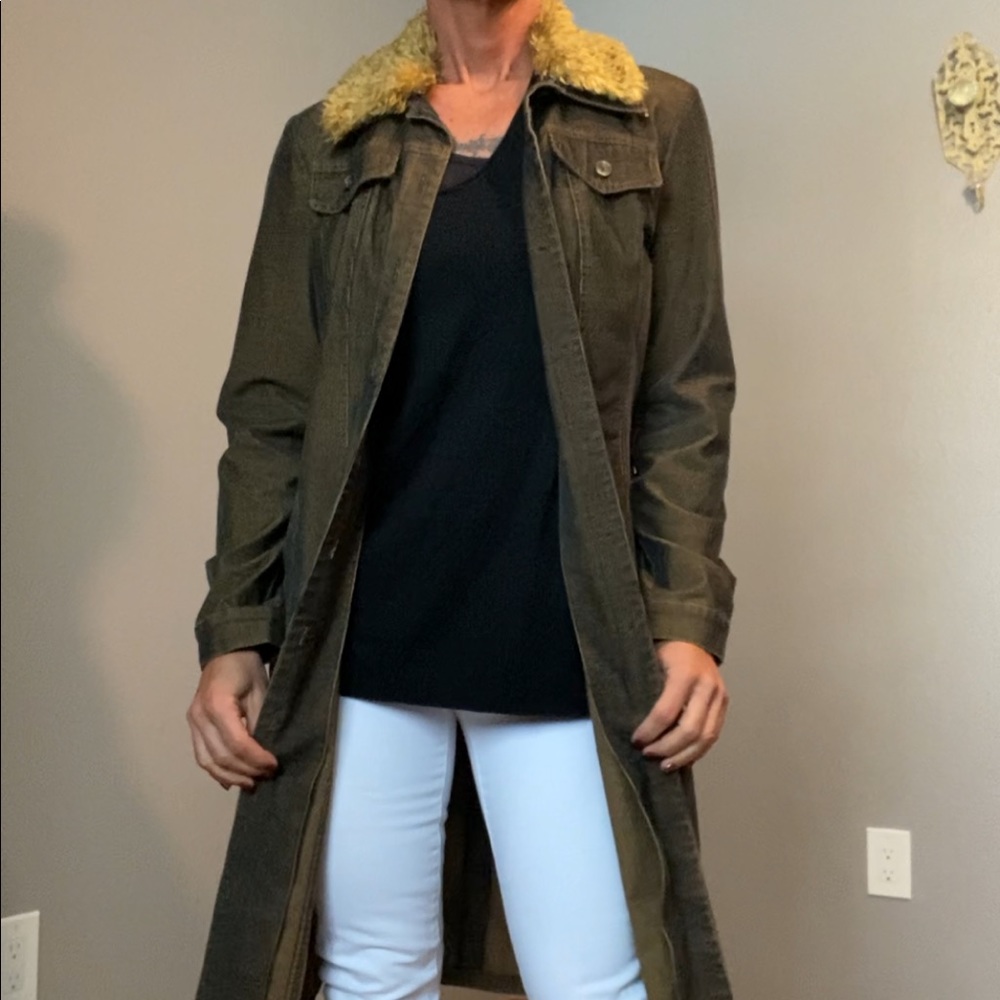 EUC Nienhaus & Lotz Trench Coat w/ Faux Fur Collar